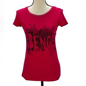 Bench Short Sleeve Crew Neck Nature Logo T-Shirt - Red Black - size Small